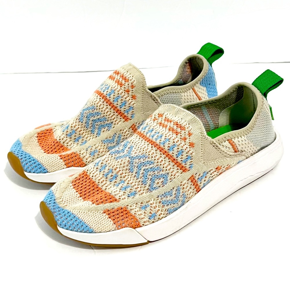 NWOT Sanuk slip ons women’s size 5